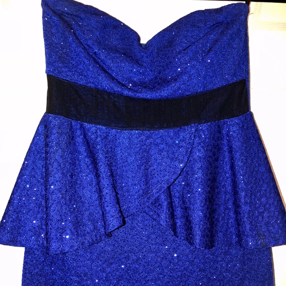 Dresses & Skirts - 4/$25 💸STRAPLESS BLUE GLITTER PEPLUM MINI DRESS